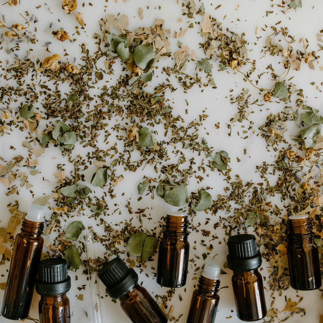 Découvrir l'aromathérapie et créer son roll-on d'huiles essentielles personnalisé - Jeu 11/09/25 - 18h30h - Ixelles - MAKESENZ