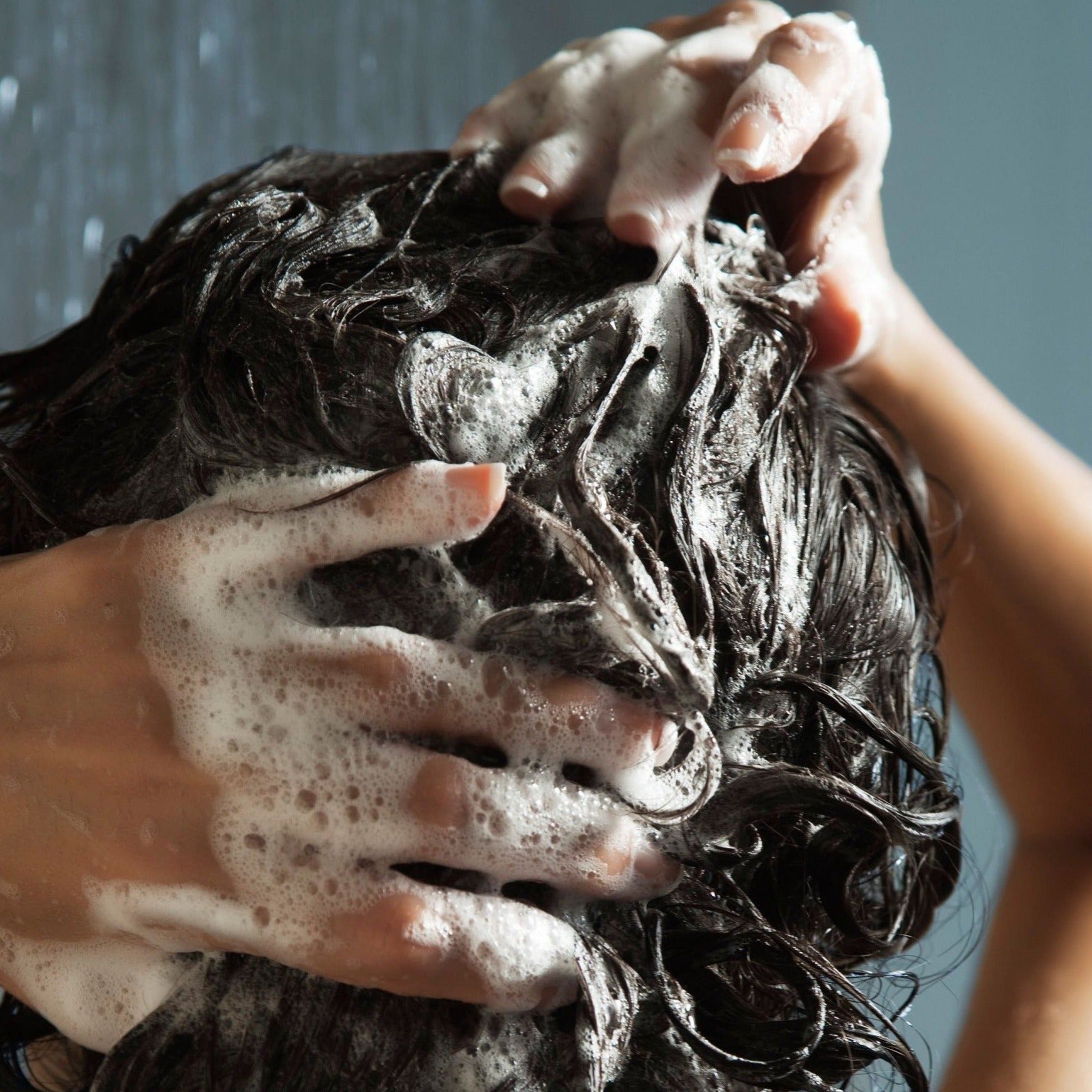 Soins cheveux : shampoing liquide & spray hydratant et démêlant - Ixelles - MAKESENZ